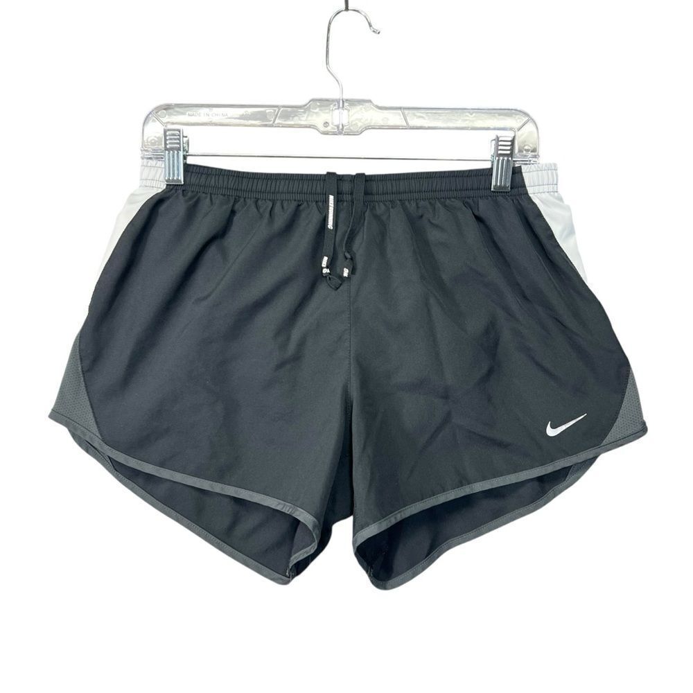Nike Dri-FIT Tempo Running Shorts size medium pocket